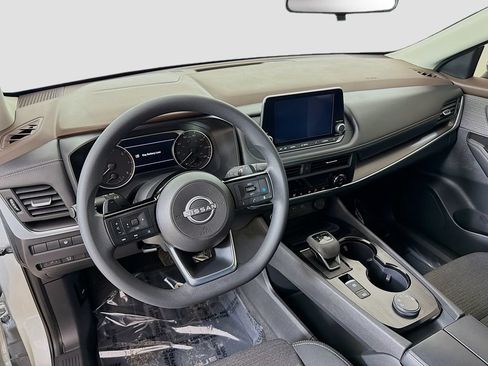 Used 2023 Nissan Rogue SV AWD/4WD image 16