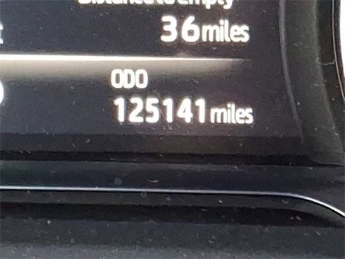 Used 2021 Toyota Venza Limited image 19