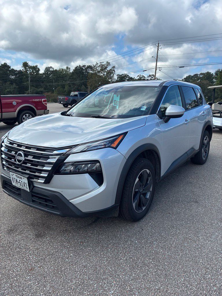 Used 2025 Nissan Rogue SV FWD image 1