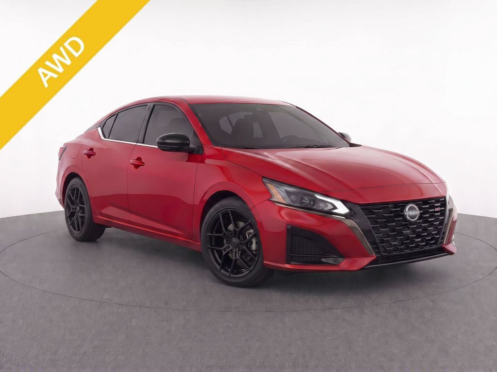 Used 2024 Nissan Altima 2.5 SR w/ SR Premium Package AWD/4WD image 2