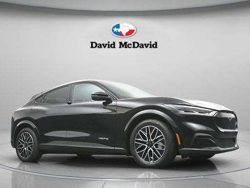 Used 2025 Ford Mustang Mach-E Premium AWD/4WD image 27
