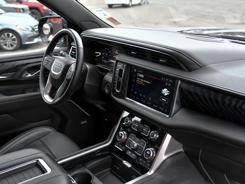 Used 2023 GMC Yukon XL Denali image 55