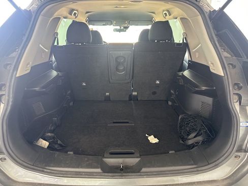 Used 2020 Nissan Rogue S image 9