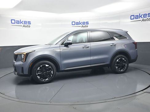 Certified 2025 Kia Sorento S AWD/4WD image 5