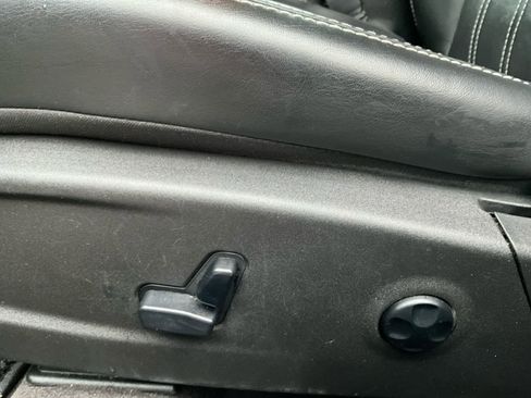 Used 2016 Chrysler 300 S image 23