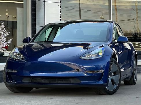 Used 2022 Tesla Model 3 image 1