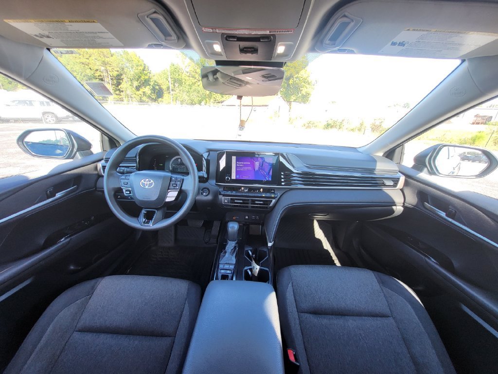 Used 2025 Toyota Camry LE FWD image 11