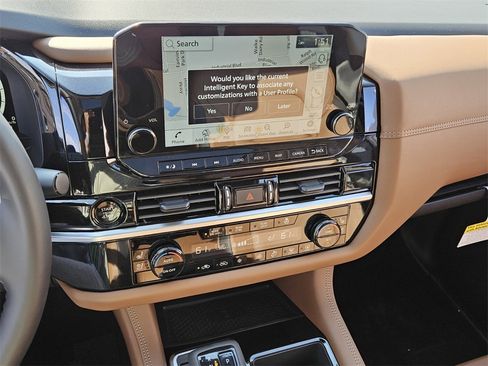 New 2025 Nissan Pathfinder Platinum image 17