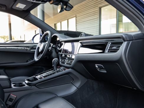 New 2026 Porsche Macan image 46