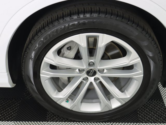 Certified 2025 Audi Q7 3.0T Prestige w/ Prestige Package AWD/4WD image 9