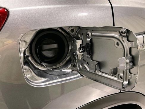 Used 2018 Nissan Rogue Sport SV image 42