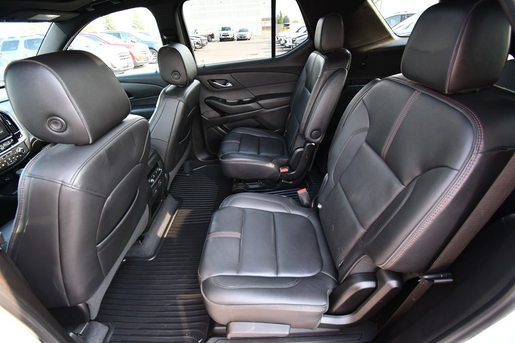 Used 2023 Chevrolet Traverse RS w/ LPO, Floor Liner Package AWD/4WD image 16
