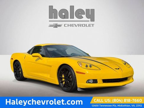 Used 2007 Chevrolet Corvette Coupe w/ Performance Package RWD image 1