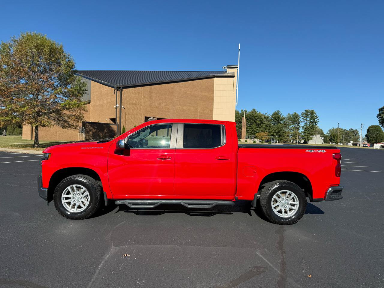Used 2020 Chevrolet Silverado 1500 LT w/ All-Star Edition AWD/4WD image 4