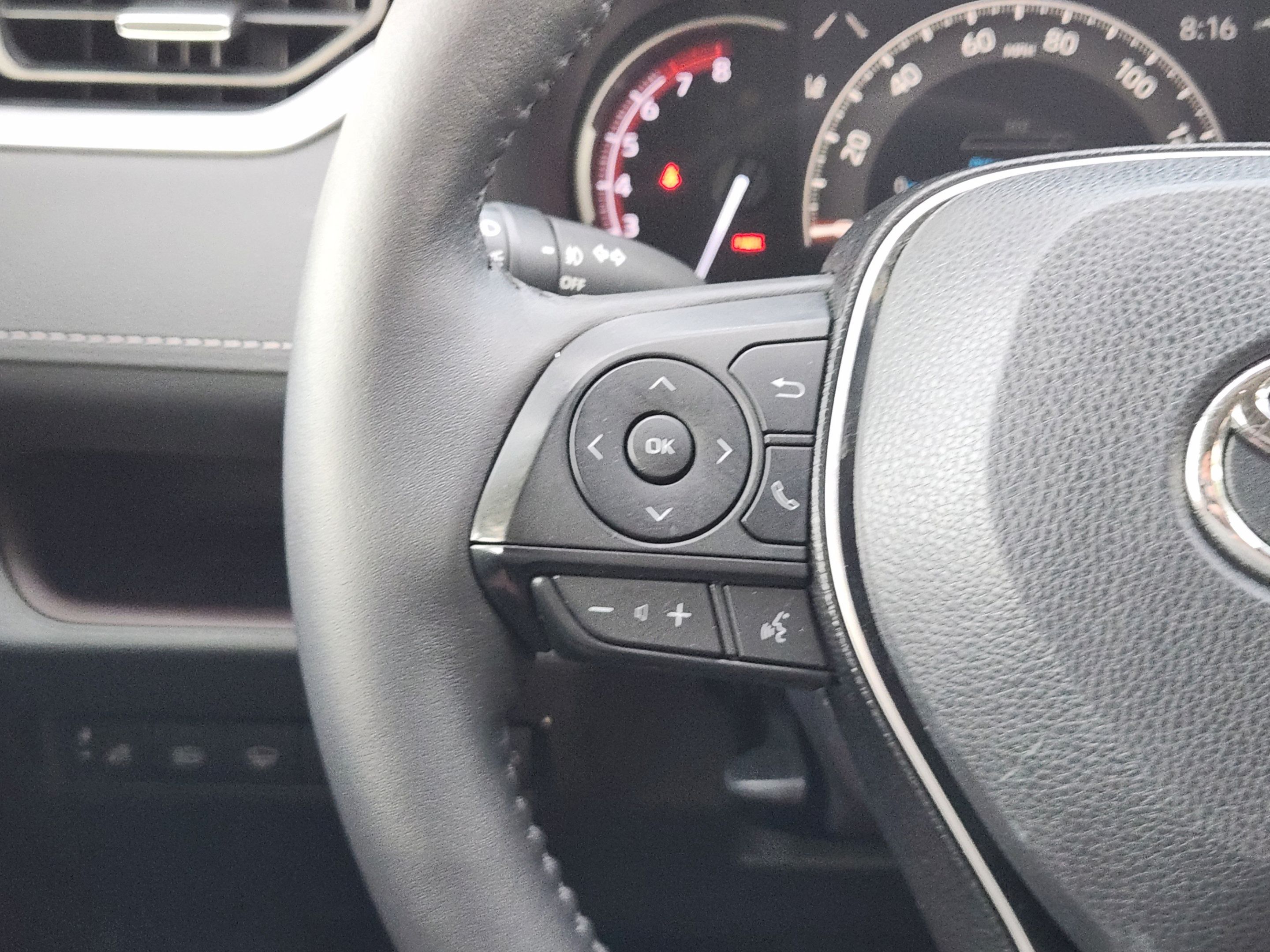 Used 2019 Toyota RAV4 Limited w/ Cold Weather Package FWD image 24