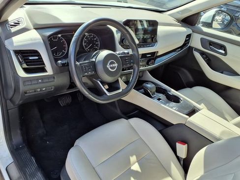 Used 2023 Nissan Rogue SL w/ SL Premium Package FWD image 4