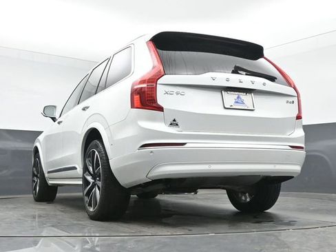 Used 2024 Volvo XC90 B6 Ultimate w/ Lounge Package AWD/4WD image 16