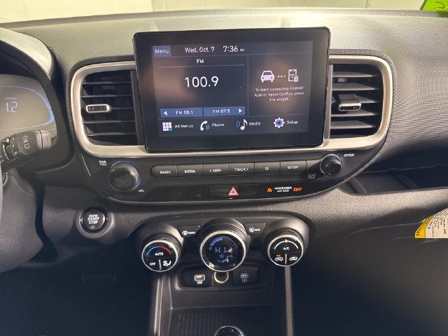 Used 2024 Hyundai Venue SEL FWD image 32