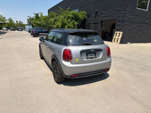 Used 2024 MINI Cooper SE FWD image 3