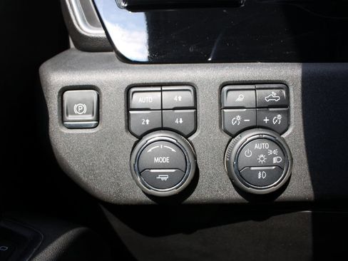 Used 2025 Chevrolet Silverado 3500 LT w/ Convenience Package AWD/4WD image 15