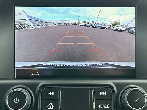 Used 2024 GMC Terrain SLT AWD/4WD image 21