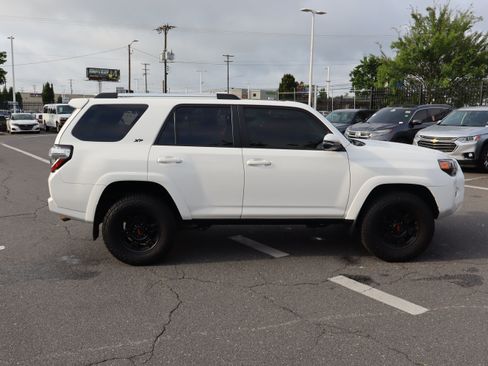 Used 2019 Toyota 4Runner SR5 Premium AWD/4WD image 11