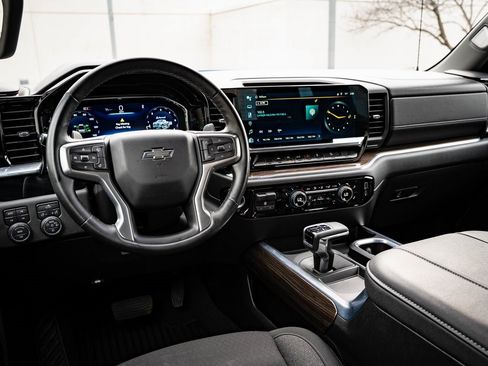 Used 2024 Chevrolet Silverado 1500 RST w/ Z71 Off-Road Package image 4