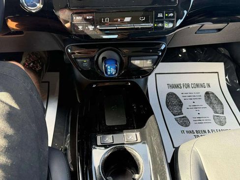 Used 2019 Toyota Prius XLE image 22