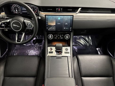 Used 2024 Jaguar F-PACE R-Dynamic S image 16