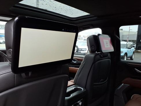 Used 2023 GMC Yukon XL Denali Ultimate image 13