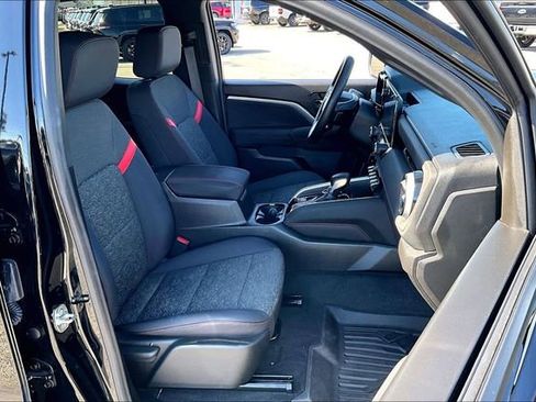 Used 2024 Chevrolet Colorado Z71 w/ Z71 Convenience Package 2 image 26