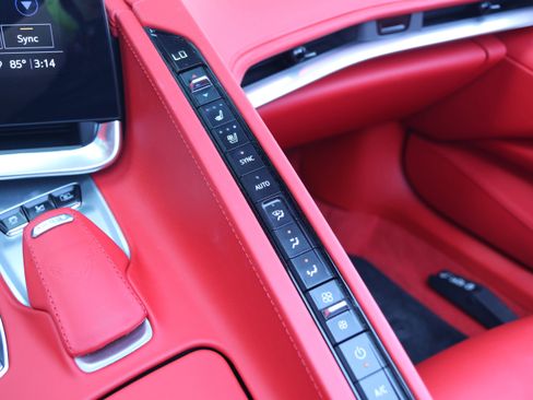 Used 2023 Chevrolet Corvette Stingray Premium Conv w/ Z51 Performance Package image 30