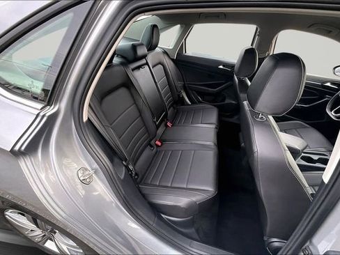 Used 2024 Volkswagen Jetta SE image 24