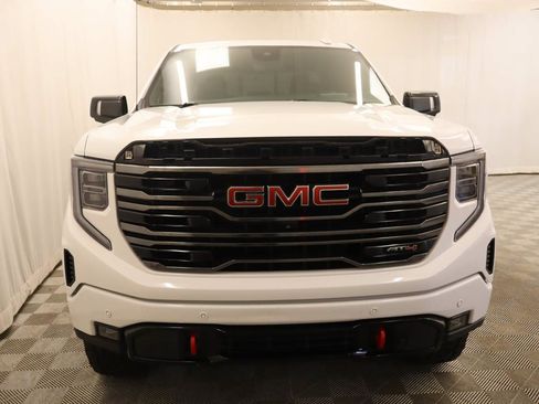 Used 2023 GMC Sierra 1500 AT4 w/ AT4 Premium Package AWD/4WD image 4