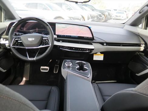 New 2026 Cadillac Optiq Luxury 1 image 23