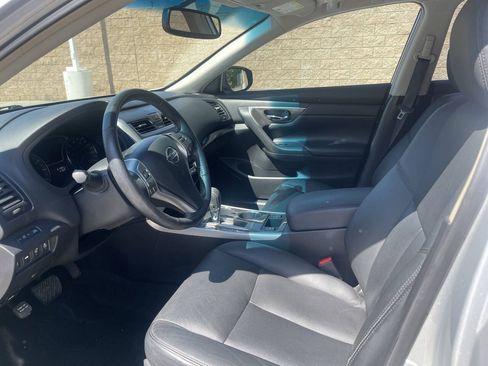 Used 2013 Nissan Altima 2.5 SL w/ Technology Pkg FWD image 13