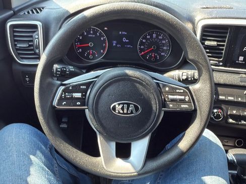 Used 2020 Kia Sportage LX image 10