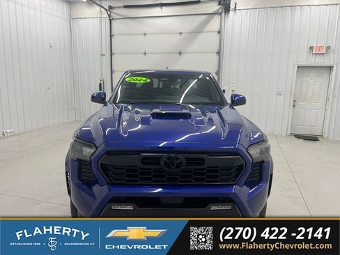Used 2024 Toyota Tacoma 4x4 Double Cab image 7