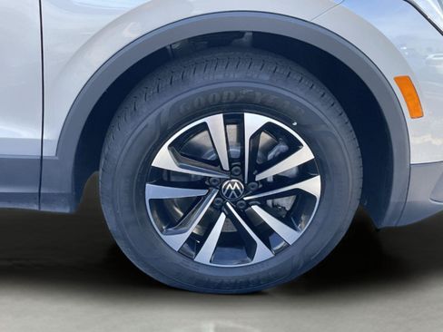 Used 2024 Volkswagen Tiguan S AWD/4WD image 32