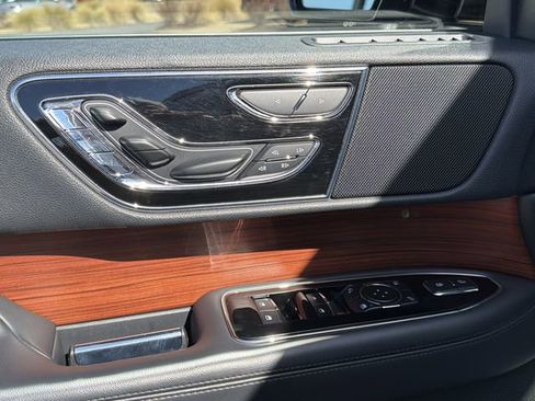 Used 2024 Lincoln Navigator Reserve AWD/4WD image 32
