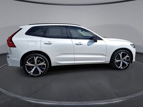 Used 2023 Volvo XC60 T8 Ultimate w/ Protection Package AWD/4WD image 32