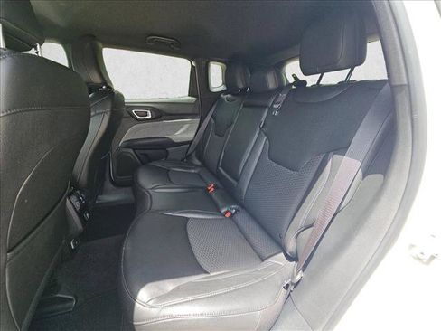 Used 2024 Jeep Compass Latitude AWD/4WD image 18