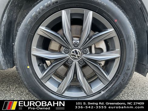 Used 2022 Volkswagen Tiguan SE image 33