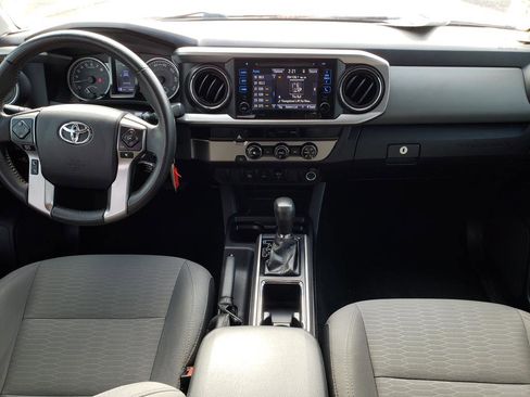 Used 2017 Toyota Tacoma SR5 w/ Tow Package image 13