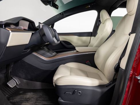 Used 2023 Tesla Model X image 15