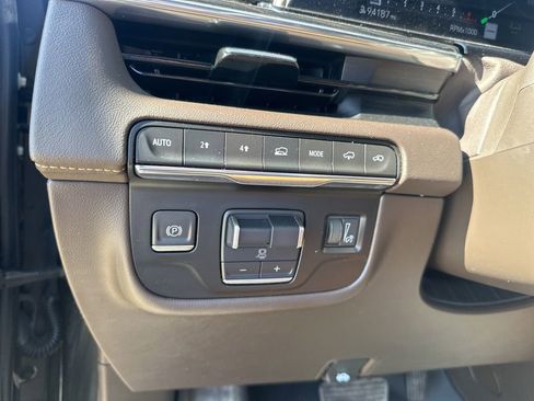 Used 2021 Cadillac Escalade Sport w/ Driver Assist Tech Package image 21