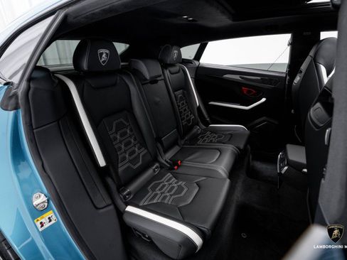 Used 2025 Lamborghini Urus SE image 54