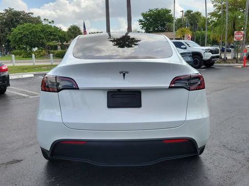 Used 2025 Tesla Model Y Long Range RWD image 5