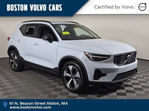 Certified 2026 Volvo XC40 B5 Plus AWD/4WD image 1
