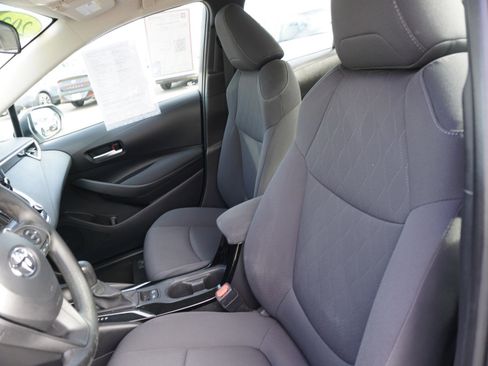 Used 2020 Toyota Corolla LE image 19